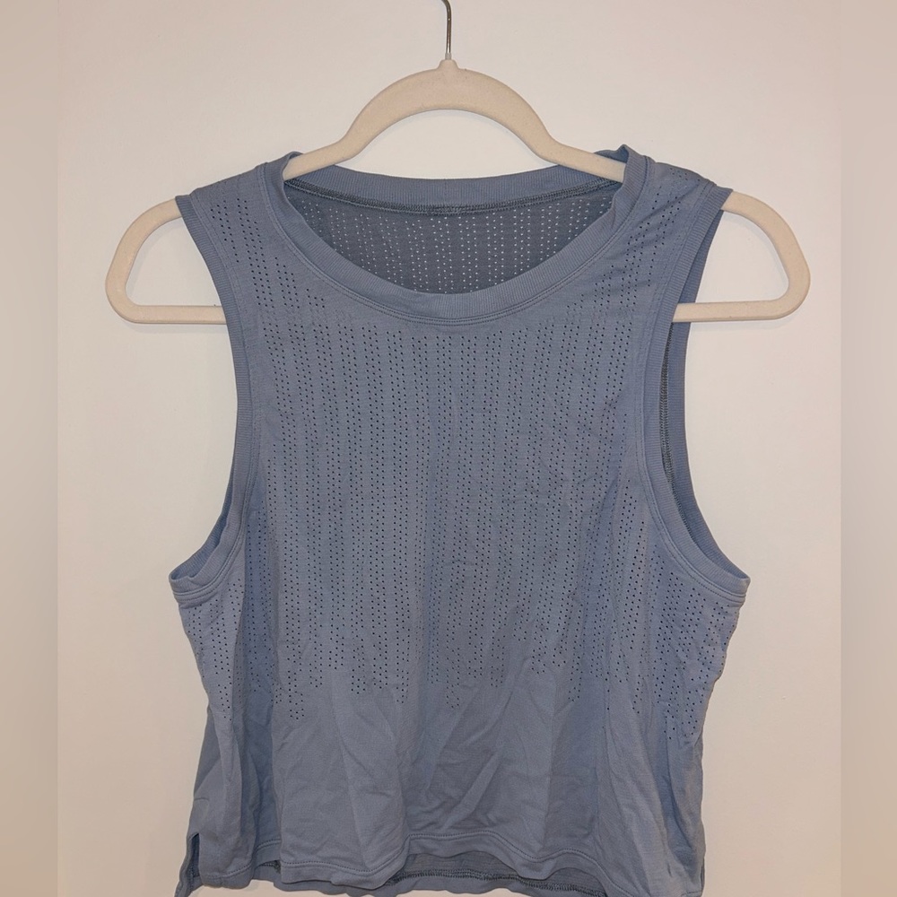 Lululemon train to be tank